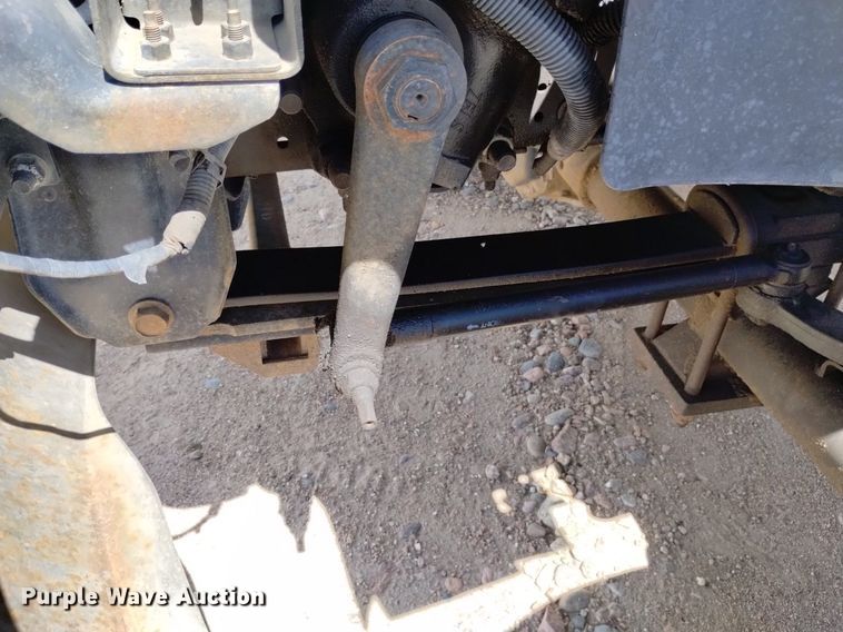 image for item DP3273 2009 GMC C5500  Crew Cab flatbed truck