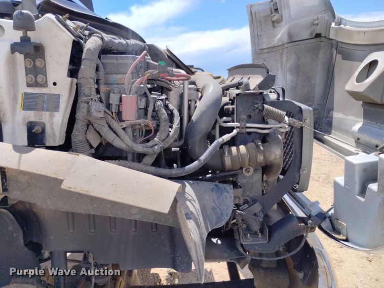 image for item DP3273 2009 GMC C5500  Crew Cab flatbed truck