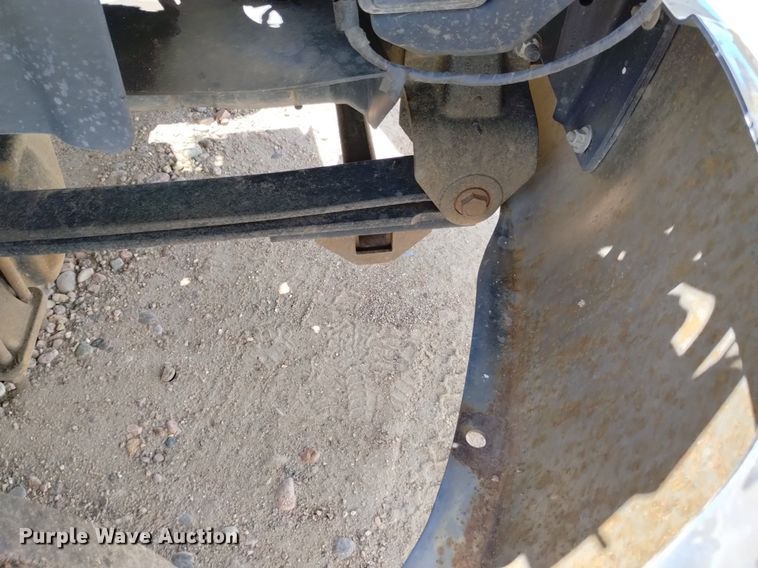 image for item DP3273 2009 GMC C5500  Crew Cab flatbed truck