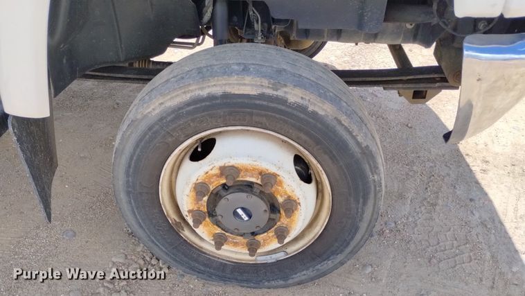 image for item DP3273 2009 GMC C5500  Crew Cab flatbed truck