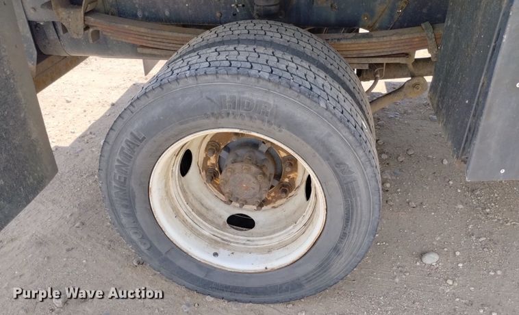 image for item DP3273 2009 GMC C5500  Crew Cab flatbed truck