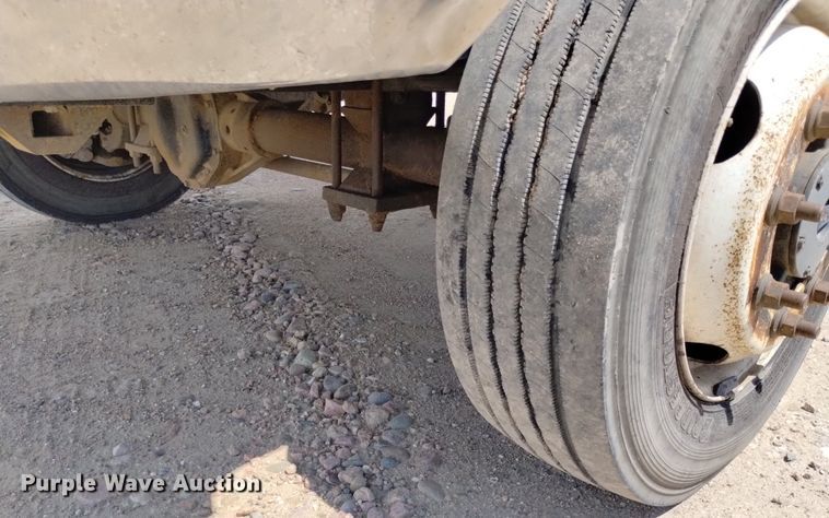 image for item DP3273 2009 GMC C5500  Crew Cab flatbed truck