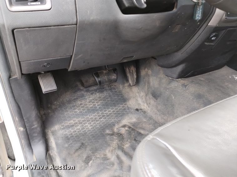 image for item DP3319 2015 Dodge Ram 4500HD  flatbed truck