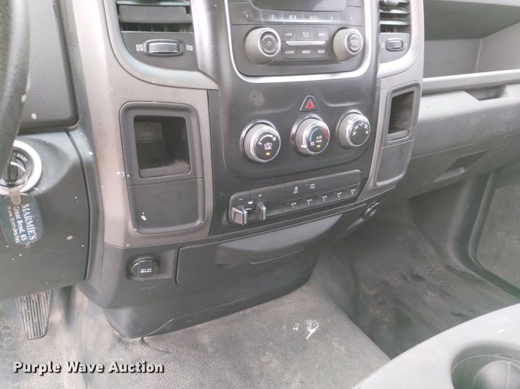 image for item DP3319 2015 Dodge Ram 4500HD  flatbed truck