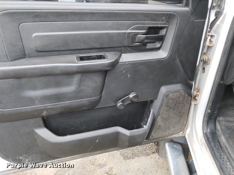 image for item DP3319 2015 Dodge Ram 4500HD  flatbed truck