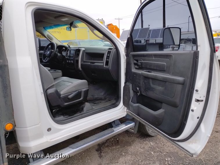 image for item DP3319 2015 Dodge Ram 4500HD  flatbed truck