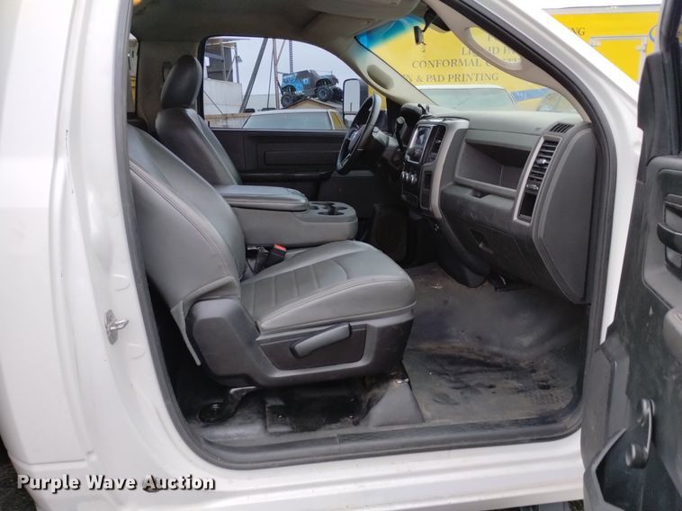 image for item DP3319 2015 Dodge Ram 4500HD  flatbed truck