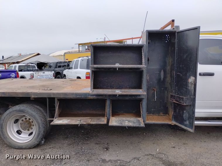 image for item DP3319 2015 Dodge Ram 4500HD  flatbed truck