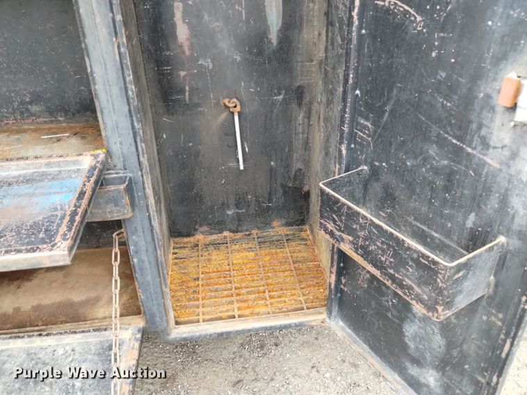 image for item DP3319 2015 Dodge Ram 4500HD  flatbed truck