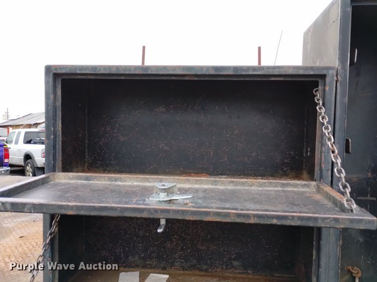 image for item DP3319 2015 Dodge Ram 4500HD  flatbed truck