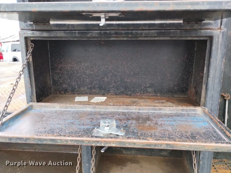 image for item DP3319 2015 Dodge Ram 4500HD  flatbed truck