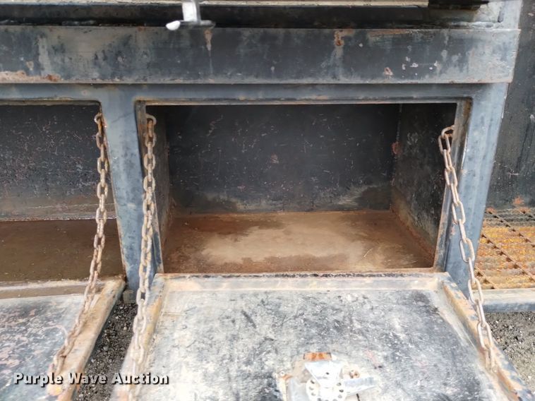 image for item DP3319 2015 Dodge Ram 4500HD  flatbed truck