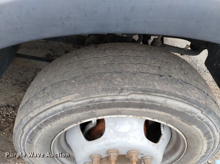 image for item DP3319 2015 Dodge Ram 4500HD  flatbed truck