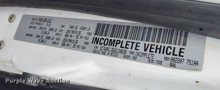 image for item DP3319 2015 Dodge Ram 4500HD  flatbed truck