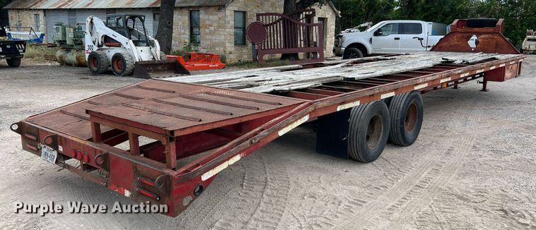 image for item DQ2122 1997 Diamond C Fleetneck  equipment trailer