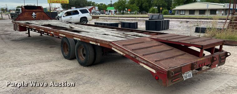 image for item DQ2122 1997 Diamond C Fleetneck  equipment trailer