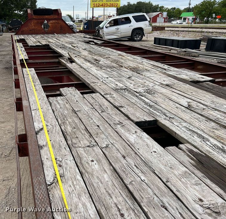 image for item DQ2122 1997 Diamond C Fleetneck  equipment trailer