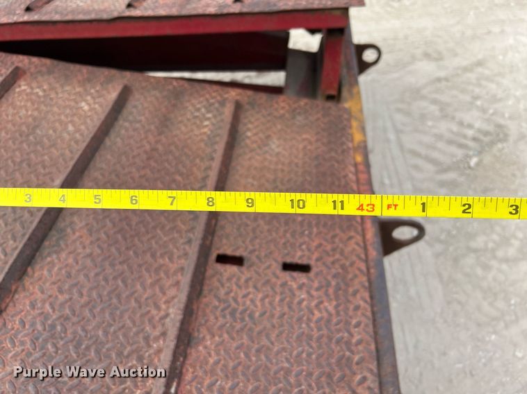 image for item DQ2122 1997 Diamond C Fleetneck  equipment trailer