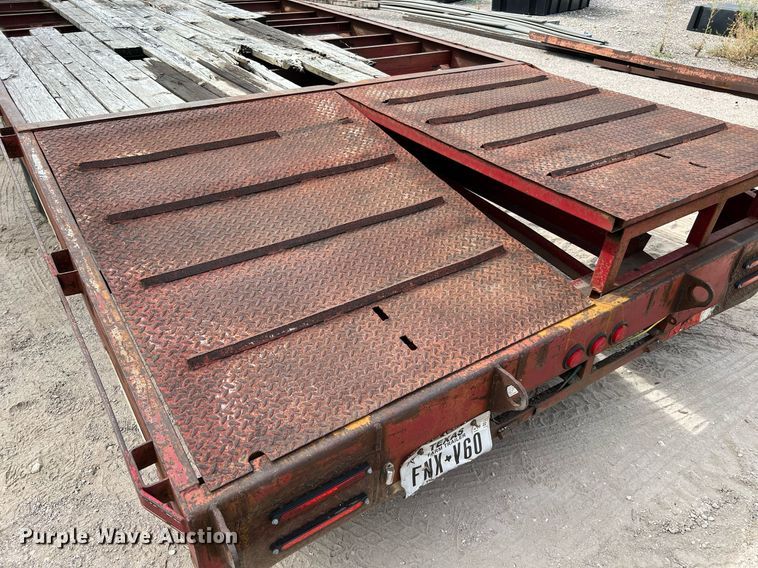 image for item DQ2122 1997 Diamond C Fleetneck  equipment trailer