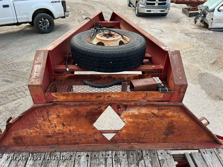 image for item DQ2122 1997 Diamond C Fleetneck  equipment trailer