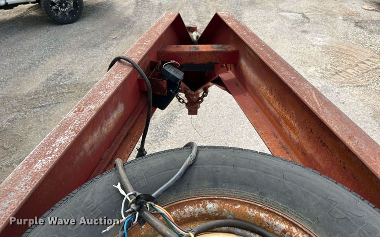 image for item DQ2122 1997 Diamond C Fleetneck  equipment trailer