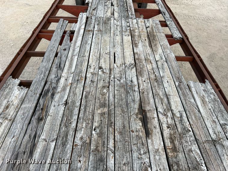 image for item DQ2122 1997 Diamond C Fleetneck  equipment trailer