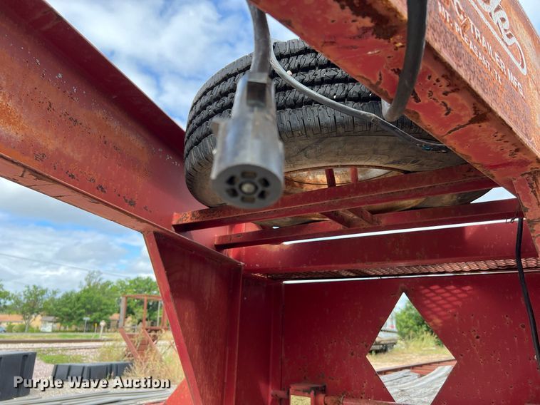 image for item DQ2122 1997 Diamond C Fleetneck  equipment trailer