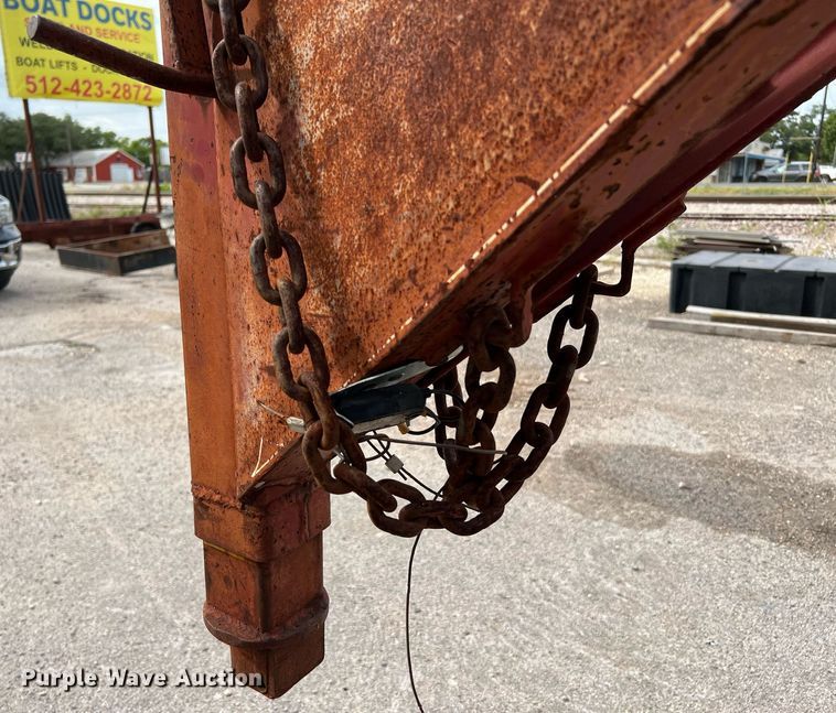 image for item DQ2122 1997 Diamond C Fleetneck  equipment trailer