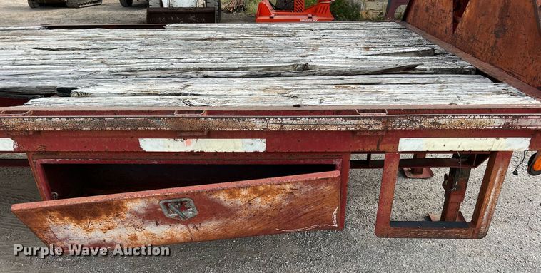 image for item DQ2122 1997 Diamond C Fleetneck  equipment trailer