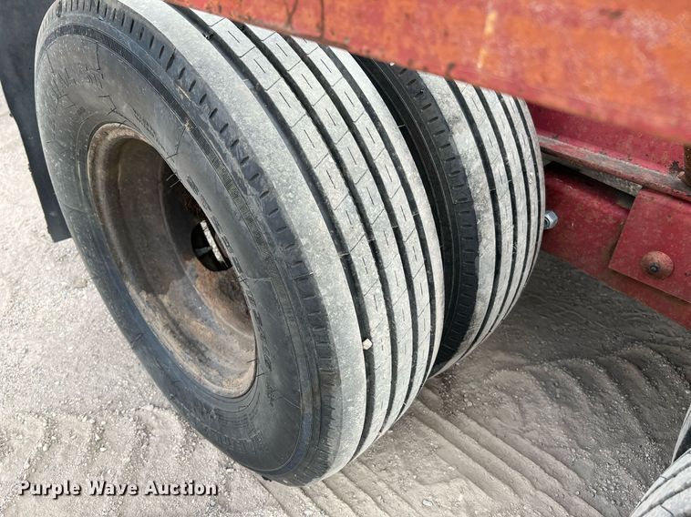 image for item DQ2122 1997 Diamond C Fleetneck  equipment trailer