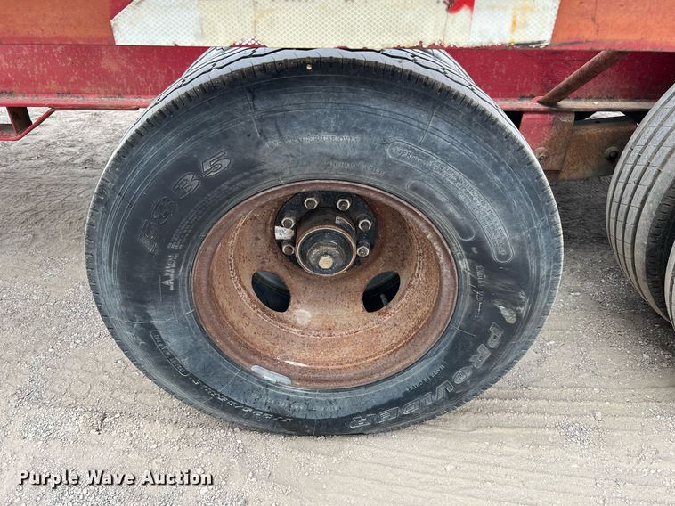 image for item DQ2122 1997 Diamond C Fleetneck  equipment trailer