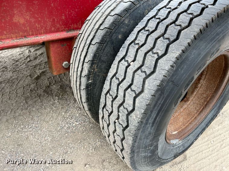 image for item DQ2122 1997 Diamond C Fleetneck  equipment trailer