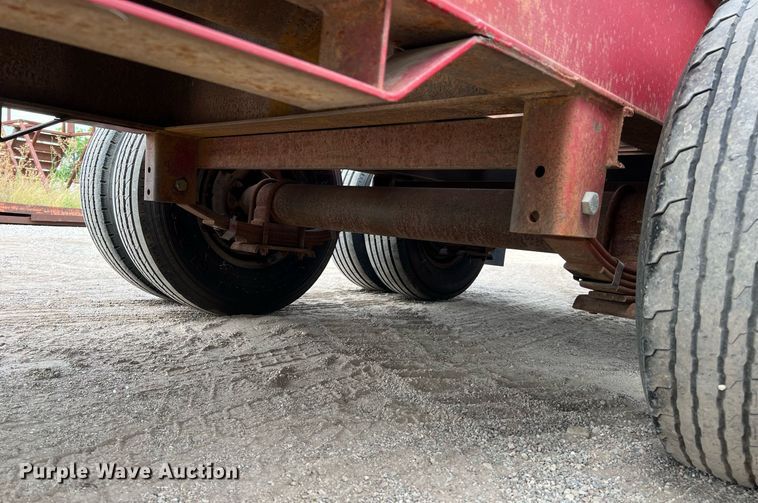 image for item DQ2122 1997 Diamond C Fleetneck  equipment trailer