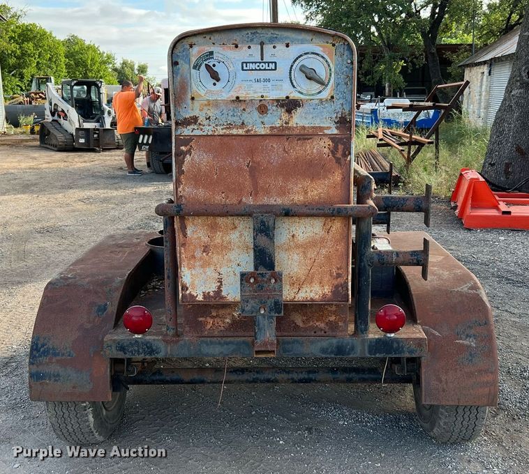 image for item DQ2123 Lincoln SAE-300P-226  welder/generator