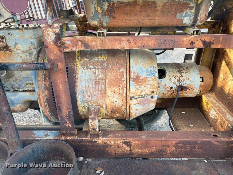 image for item DQ2123 Lincoln SAE-300P-226  welder/generator