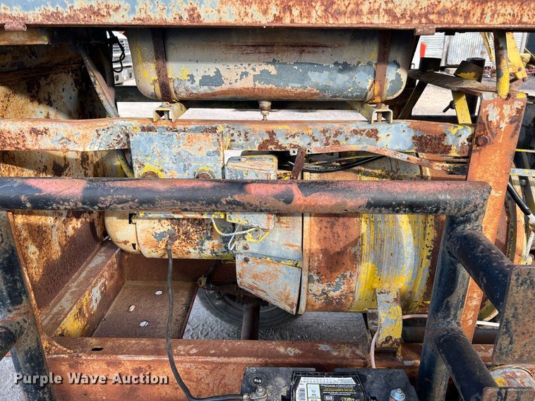 image for item DQ2123 Lincoln SAE-300P-226  welder/generator