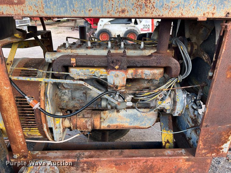 image for item DQ2123 Lincoln SAE-300P-226  welder/generator