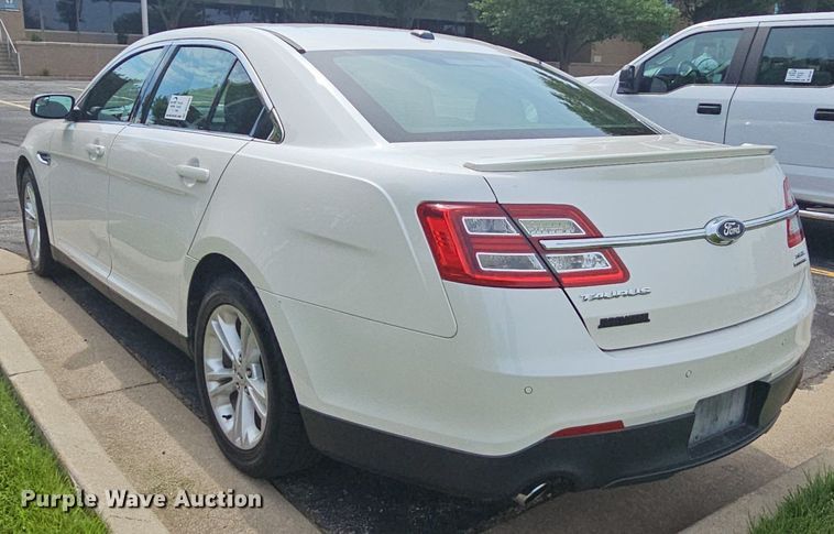 image for item DR3380 2016 Ford Taurus SEL