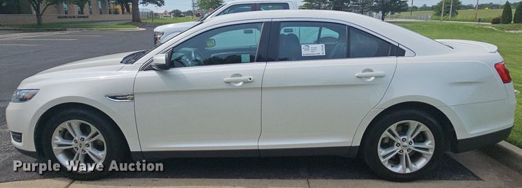 image for item DR3380 2016 Ford Taurus SEL