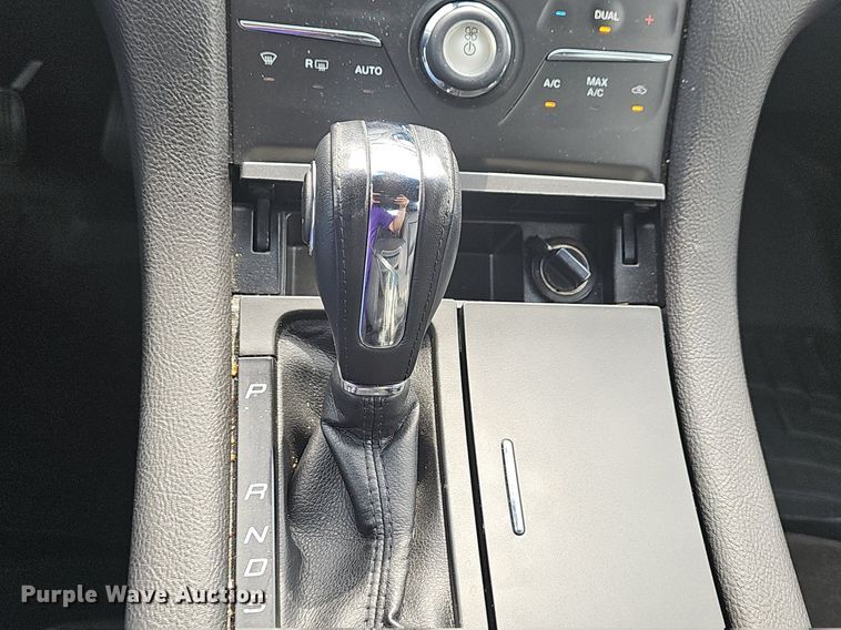 image for item DR3380 2016 Ford Taurus SEL