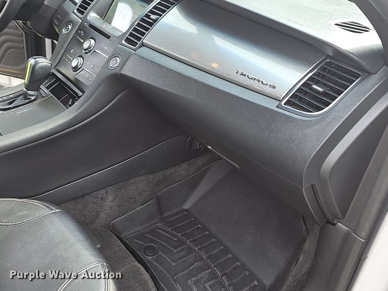 image for item DR3380 2016 Ford Taurus SEL