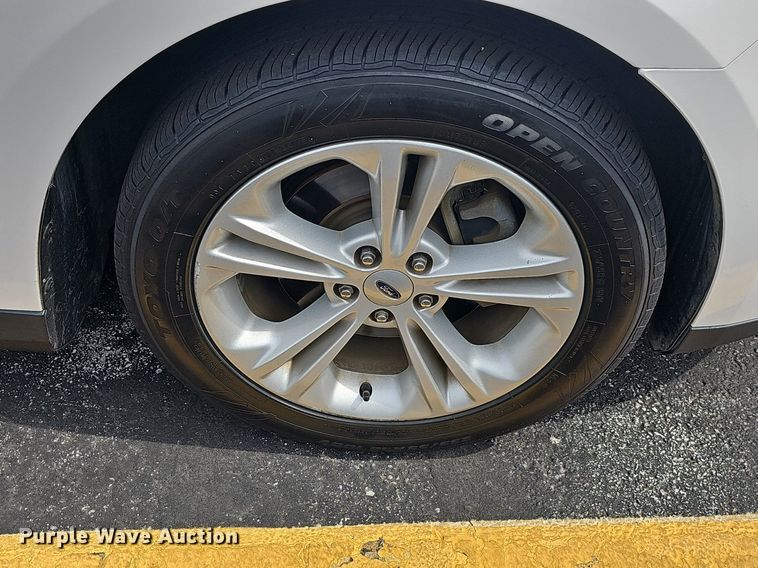 image for item DR3380 2016 Ford Taurus SEL