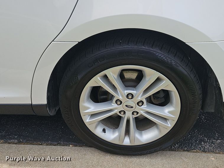 image for item DR3380 2016 Ford Taurus SEL
