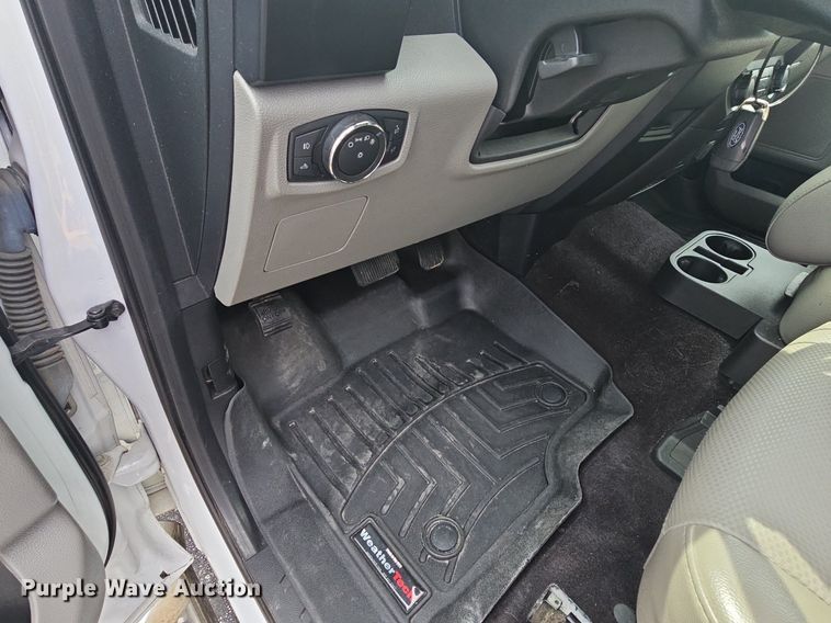 image for item DR3381 2016 Ford F150 XL  SuperCrew pickup truck