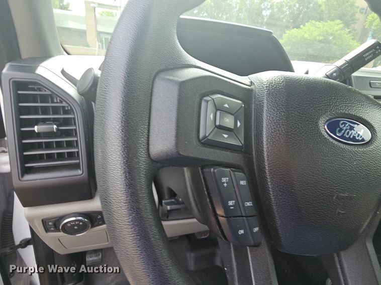 image for item DR3381 2016 Ford F150 XL  SuperCrew pickup truck