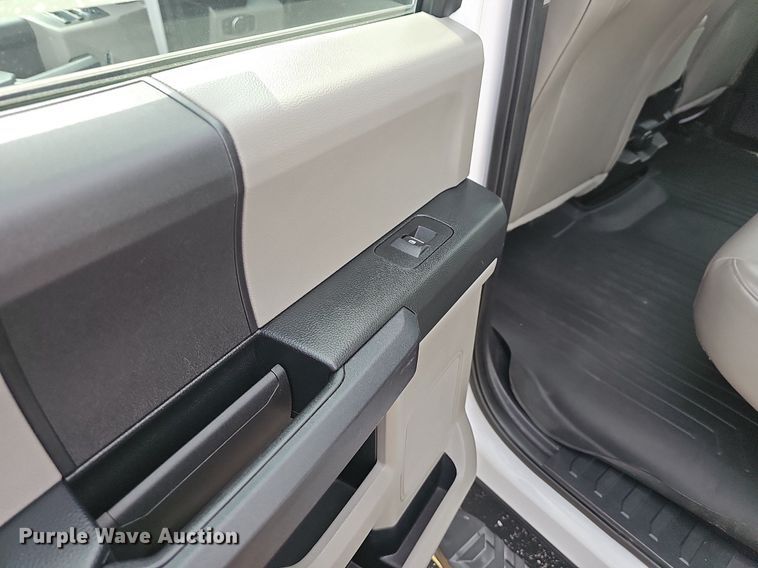 image for item DR3381 2016 Ford F150 XL  SuperCrew pickup truck