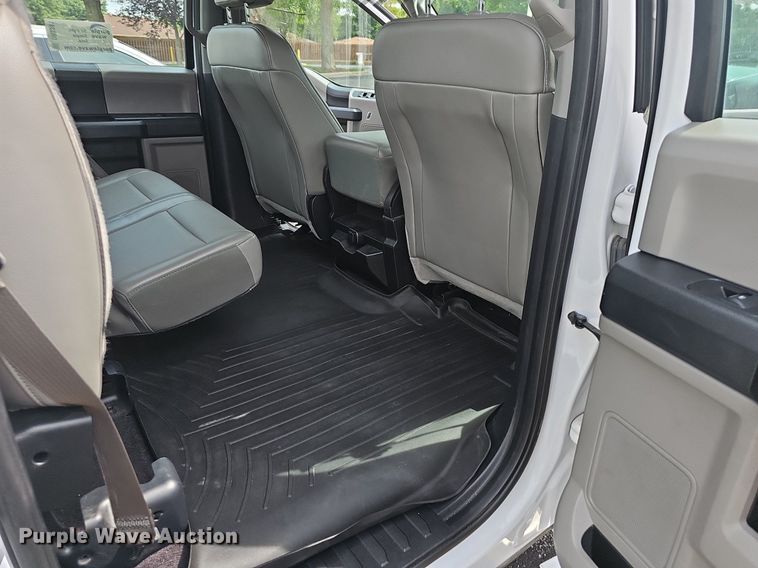 image for item DR3381 2016 Ford F150 XL  SuperCrew pickup truck