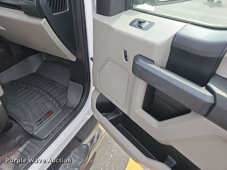 image for item DR3381 2016 Ford F150 XL  SuperCrew pickup truck