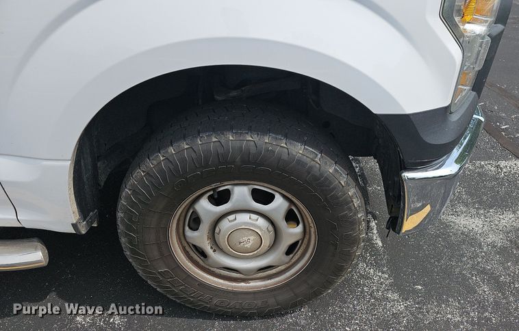 image for item DR3381 2016 Ford F150 XL  SuperCrew pickup truck