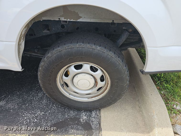 image for item DR3381 2016 Ford F150 XL  SuperCrew pickup truck